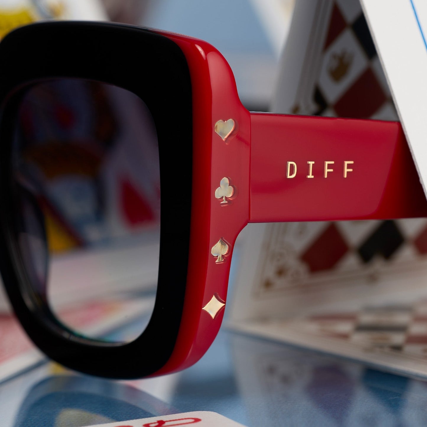 QUEEN OF HEARTS - BLACK + GREY GRADIENT + SUNGLASSES